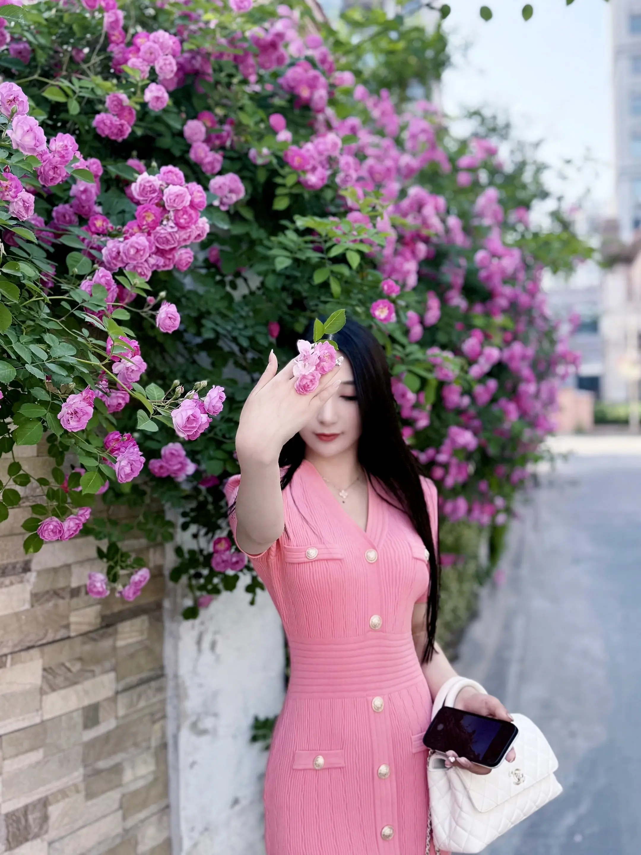 夏天该有的样子 蔷薇花拍照 春天美到骨子里的花 花墙 不知不觉到了拍花的年龄