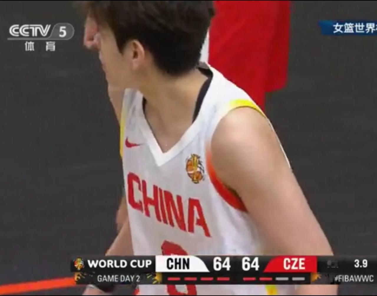 27.3秒的极限逆转，是运气还是什么？
面对捷克女篮，中国女篮几乎全场落后，靠着