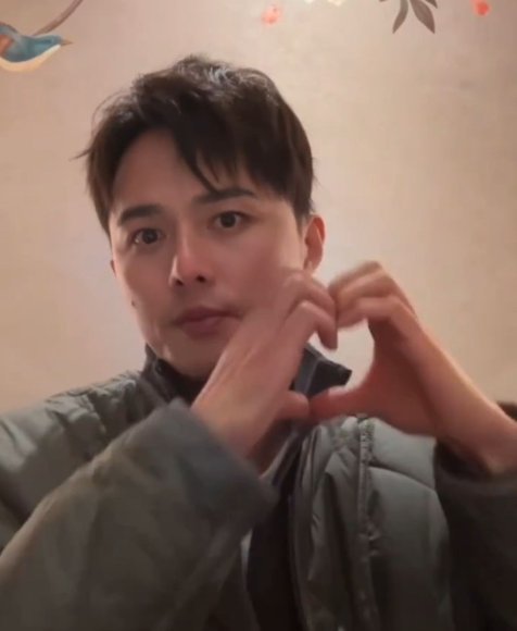 叶祖新就是灵珠版的霍建华叶祖新被说像灵珠版霍建华，两位老家长型演员超宠粉！霍建华