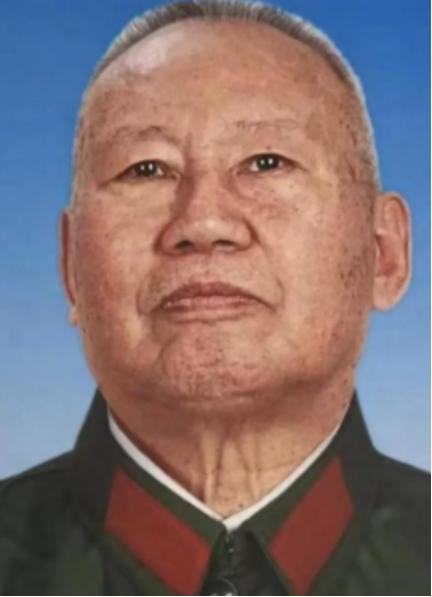 [浮云]1978年，原空军副司令张积慧被撤职，被关了两年后，转业的他，到成都42