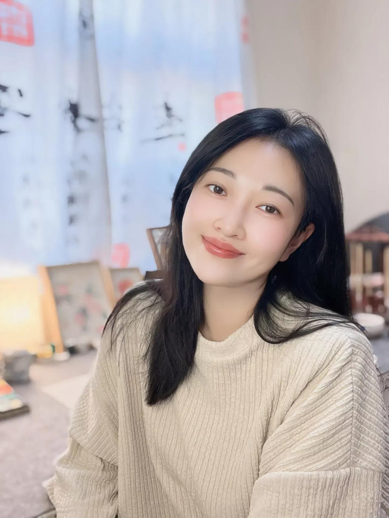 不知道你们身边有没有这种女孩子，就是好像喝了什么迷魂汤似的，一提起结婚，就嗤之以