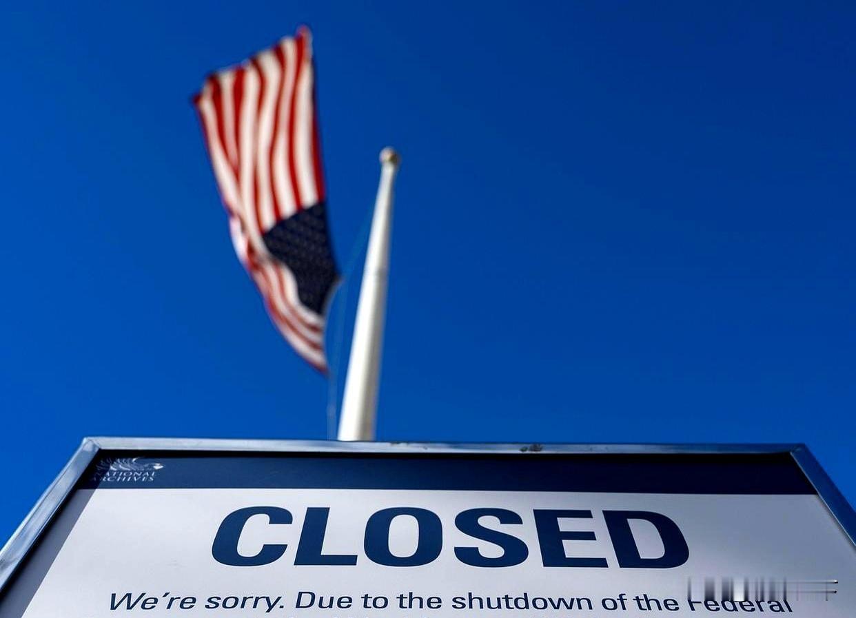 赶紧让特朗普下台！他又丢“炸弹”终止停摆，共和党彻底沸腾了

来源:云栖旧梦
