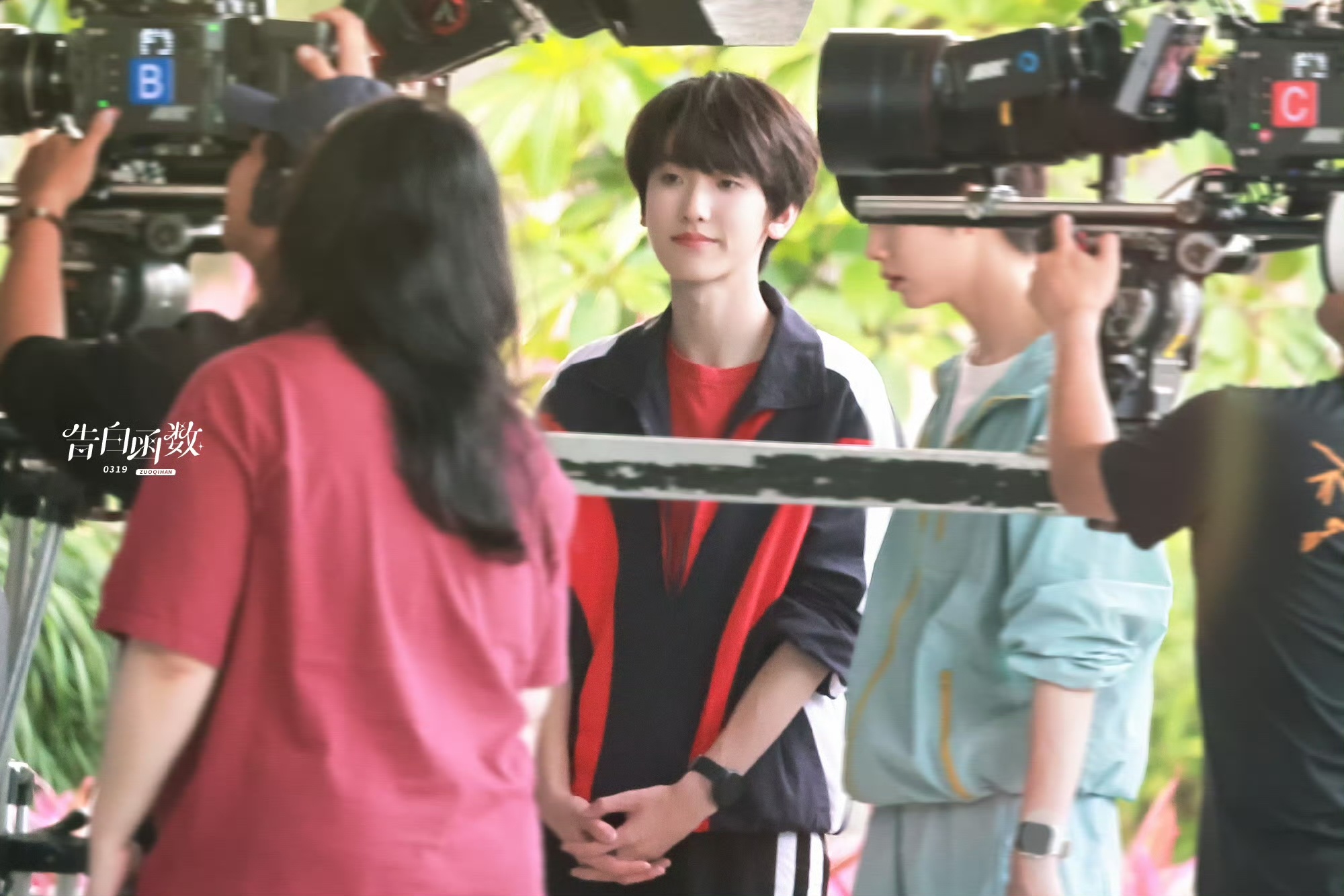 这就是和李浩宇学长同校的好处吗？每天都能看到这张脸我好像找到非洲之星了，期待我们