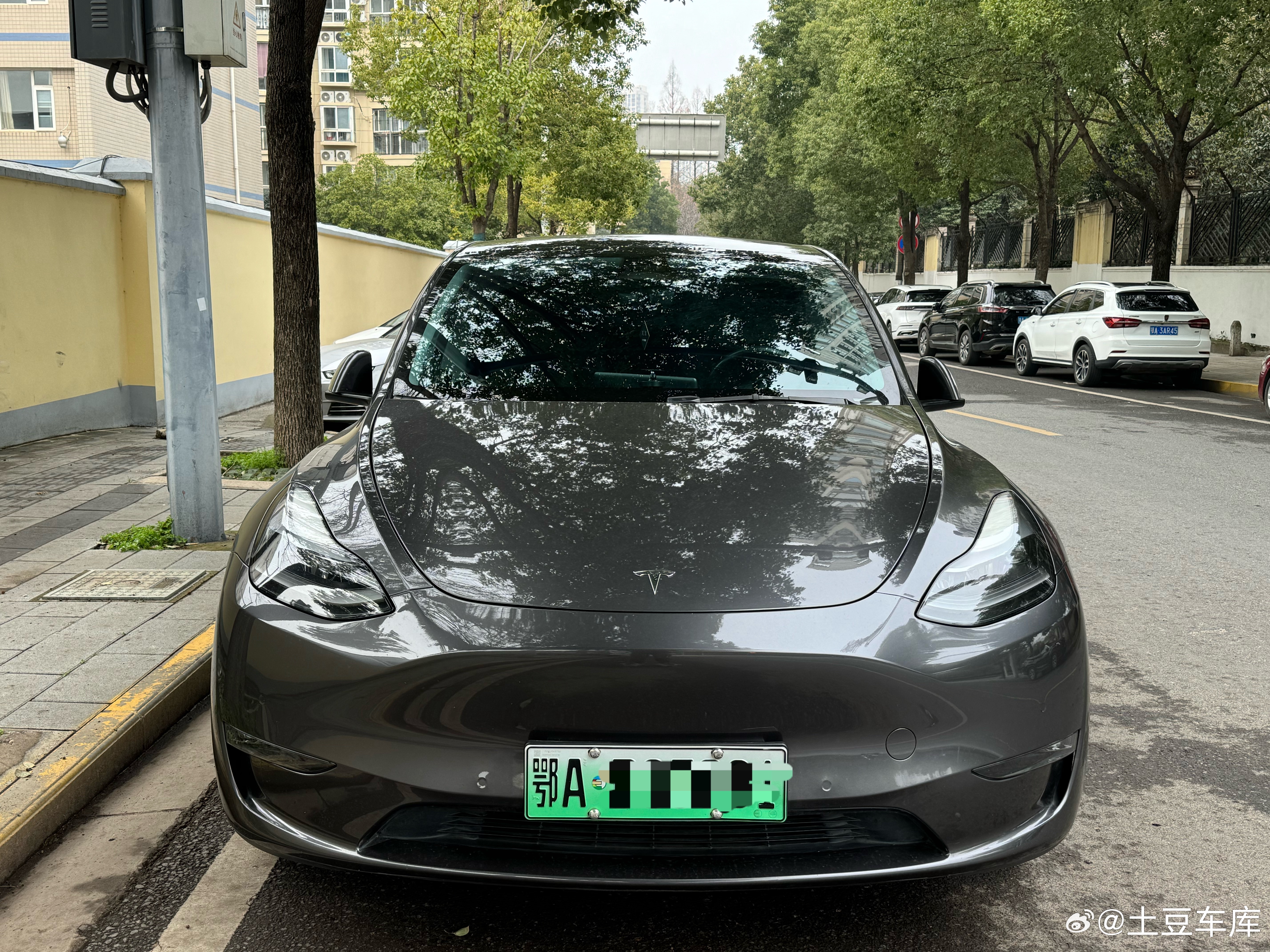 上门评估特斯拉ModelY2021年上牌 10.5万公里标准续航 车主换了新车原