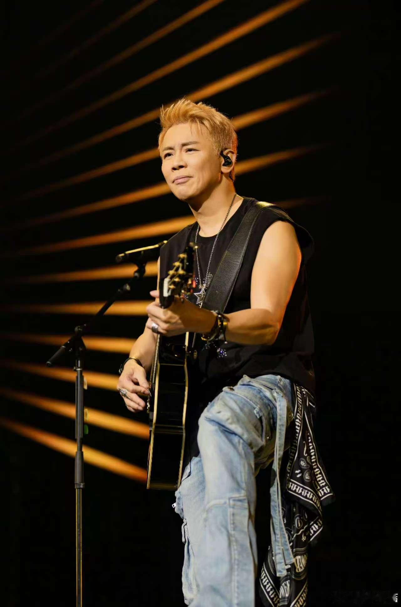 陶喆14年后重回湖南跨年 期待陶喆带来的经典金曲，14年后再次站上芒果的舞台，必