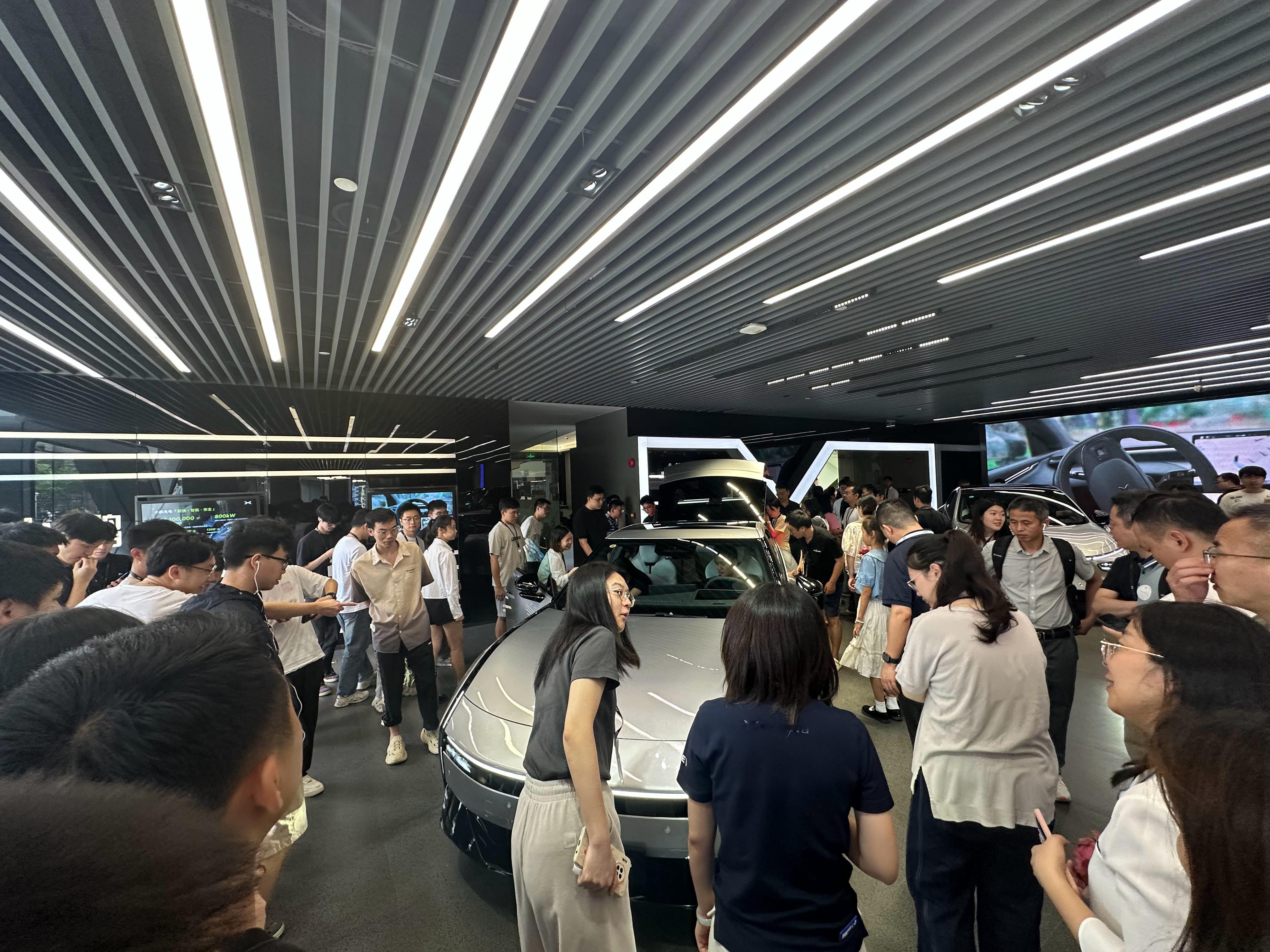 这人也太多了[允悲]昨天刚发布预售，才6分37秒，小订突破10000台[酷]全新