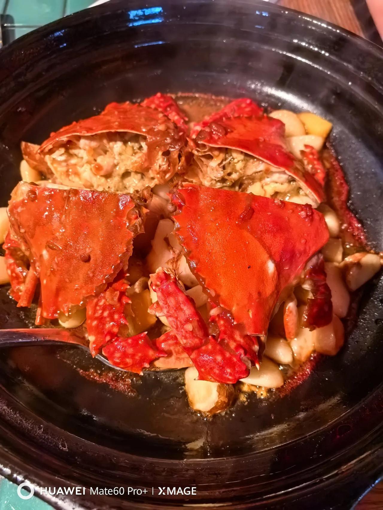 南京西路顺德菜中午尝一尝，要一个两人套餐，味道还不错，鸽子没有烤的好吃。加壶白茶