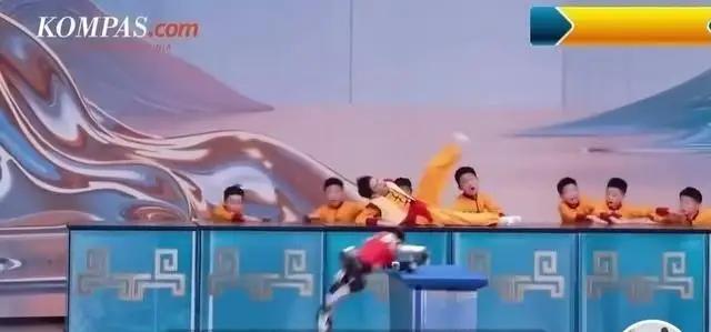 完整榜单
中国人形机器人走了一条没人敢走的路

当全球科技巨头们还在围绕“速度”