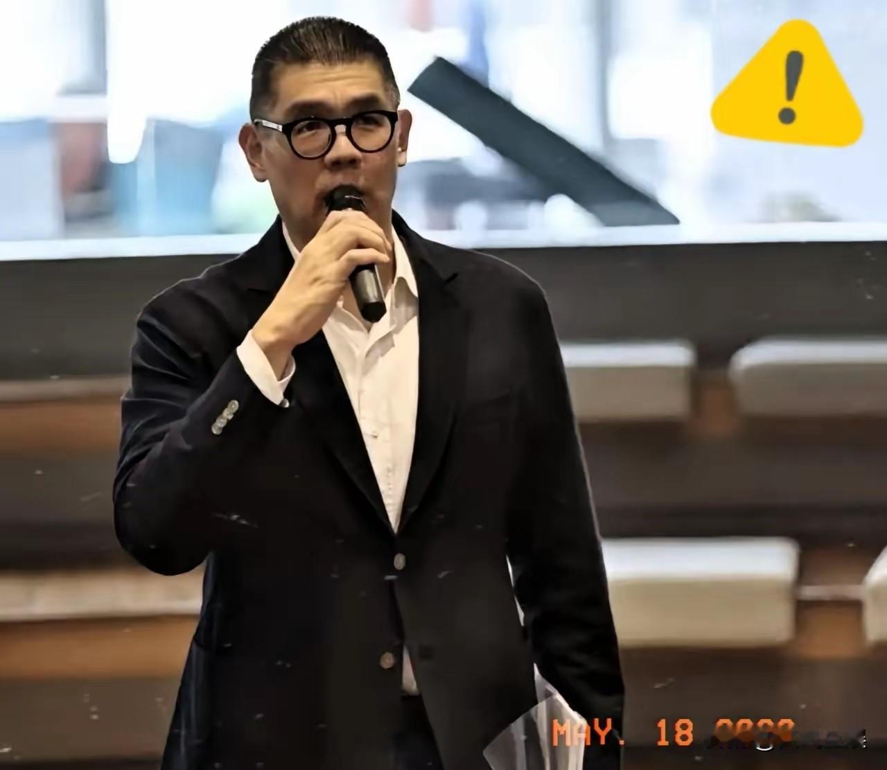 岛内军购彻底变味了！
​连胜文5月17日脸书发文指出，有人把军购当成升官发财的生