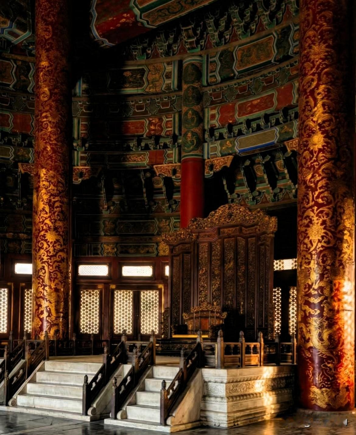 北洋老牌军事将领张殿如。
 
1915年12月袁世凯称帝，授予张殿如三等男爵位，