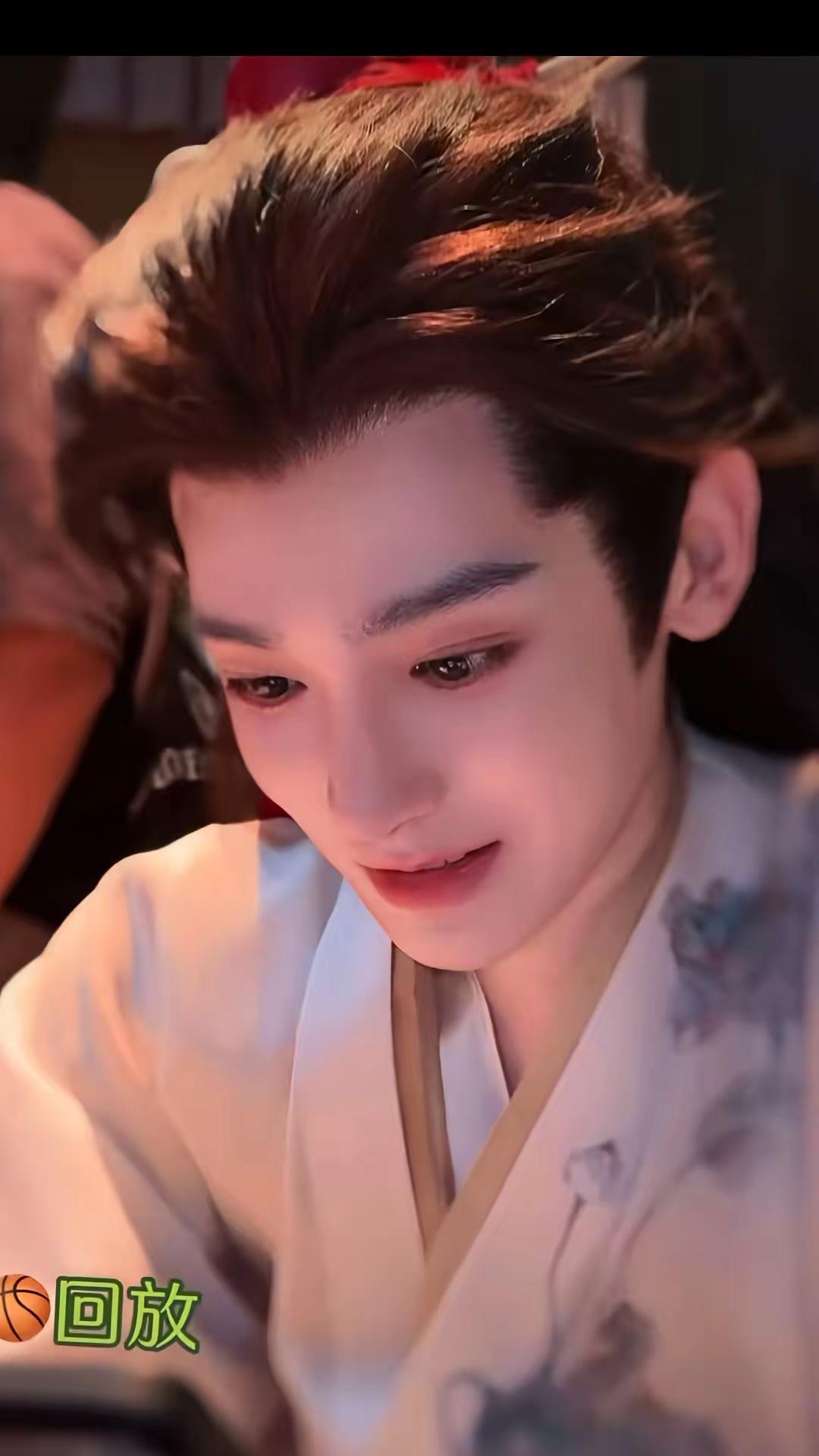 🥝侯明昊，侯漂亮。侯明昊 容尘子 古风美男