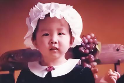 2002年，博士夫妻生下神童女儿，两岁识万字，三岁背唐诗，不料医生却说：“赶紧送