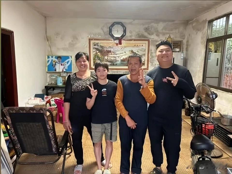 十月国庆婵宝的回家，不仅给全妈带来了欢乐，也给全家人带来了温馨和幸福，这样的家庭