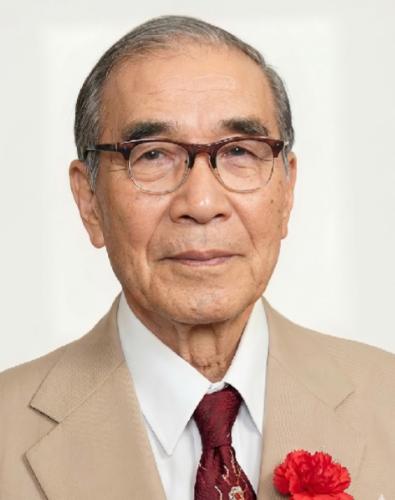 85 岁的他喝迷糊了，把家里 23 岁的小保姆当成了自己老婆。保姆没有反抗，第二