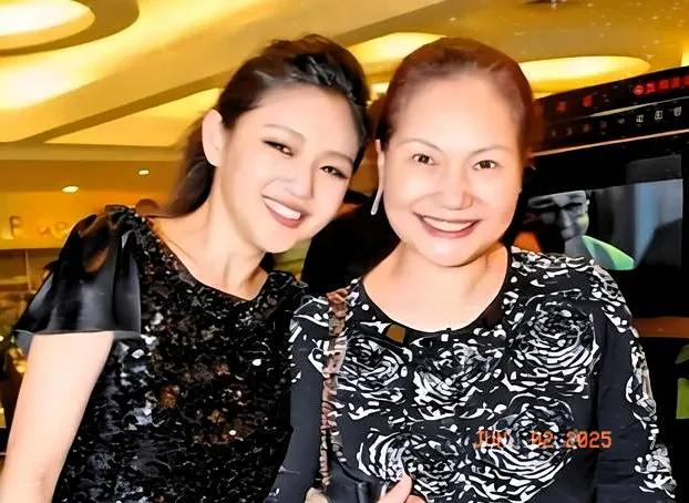 S家大姐去世后家里三兄妹全都停摆了，以前都是大姐一个人挣钱养家，现在收入归零。