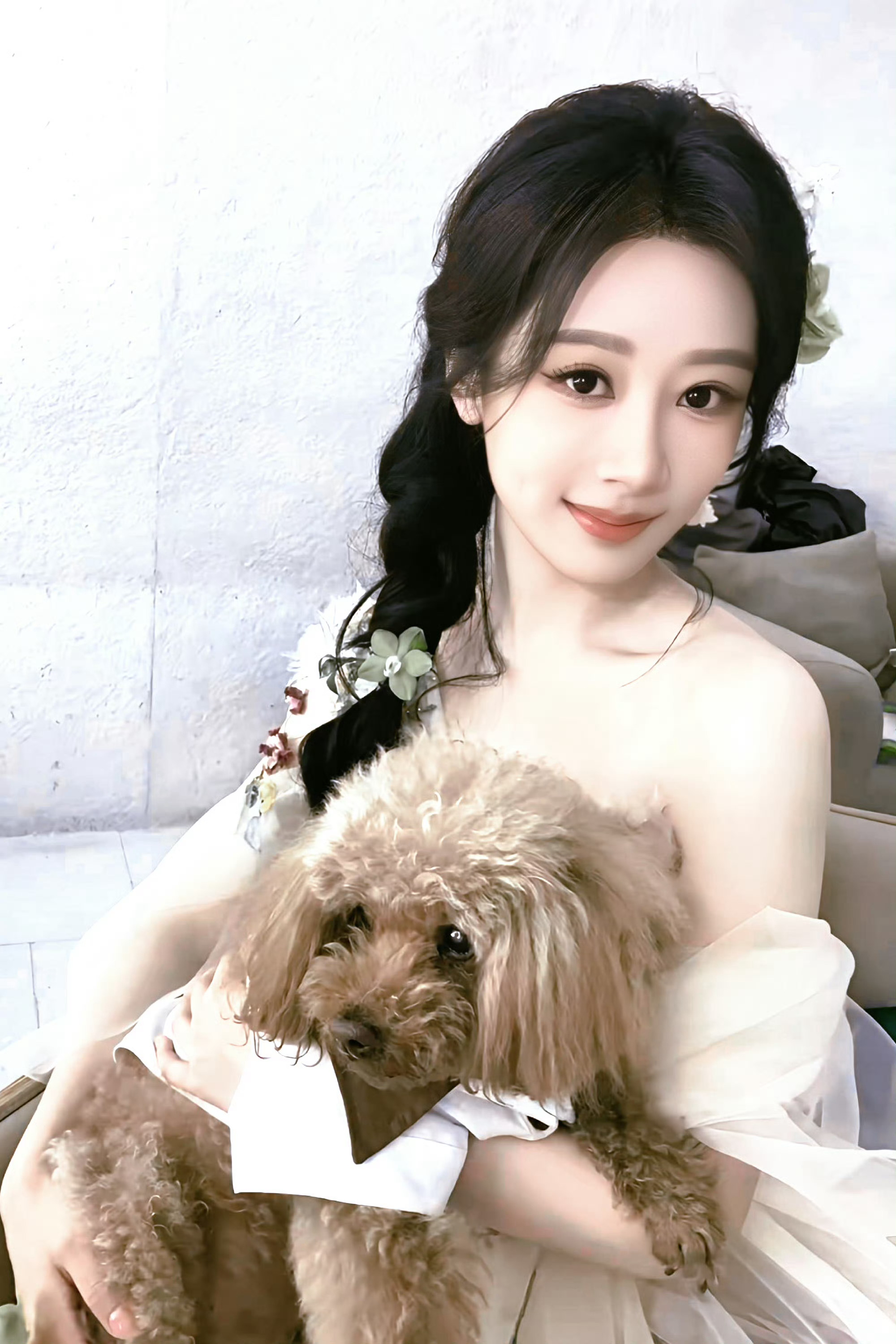 杨紫杨紫展示头发好多 杨紫杨紫家业 迷人的笑脸吸引视线⌯ᐢᗜᐢ⌯ಣ