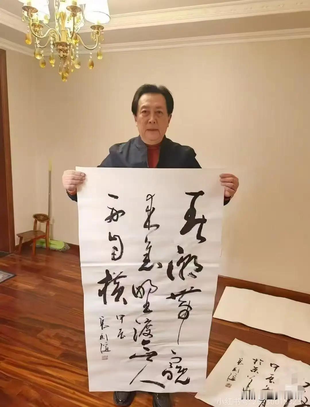 大家说说看唐国强、赵本山和朱之文的书法作品，谁更胜一筹？咱也不懂什么书法，就是觉