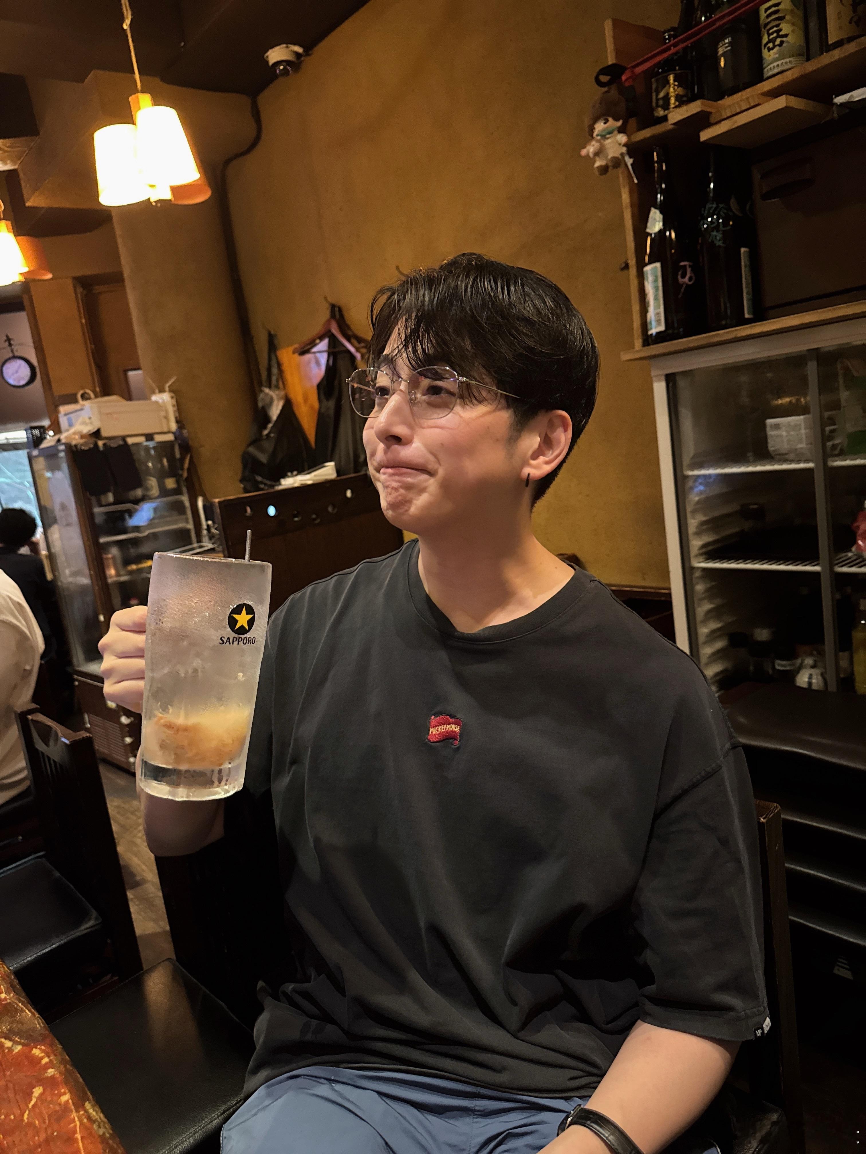 石黑英雄[超话]石黑新图预览石黑动态 和马内甲吨吨吨[干杯]【石黑桑ins及dy