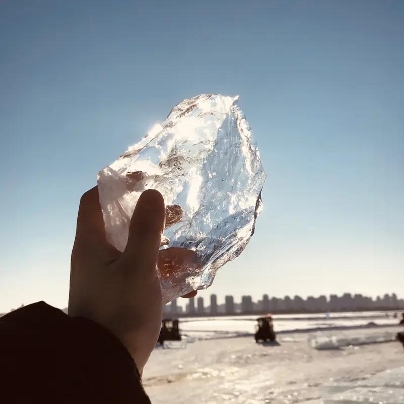 大冰：“当我闭上眼睛，这个世界就不存在了，我下辈子也不打算来了。所以，既然我来到