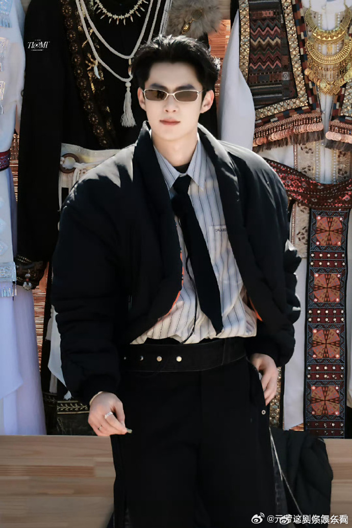 王鹤棣带兄弟们回乐山了王鹤棣回乐山录综艺王鹤棣携兄弟归乡！《宇宙闪烁请注意》乐山