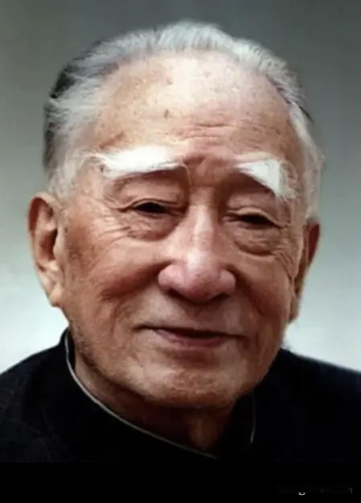 薄一波晚年题字评价伟人，分寸拿捏尽显敬意。
对彭德怀，他写下三句肺腑之言：一生征