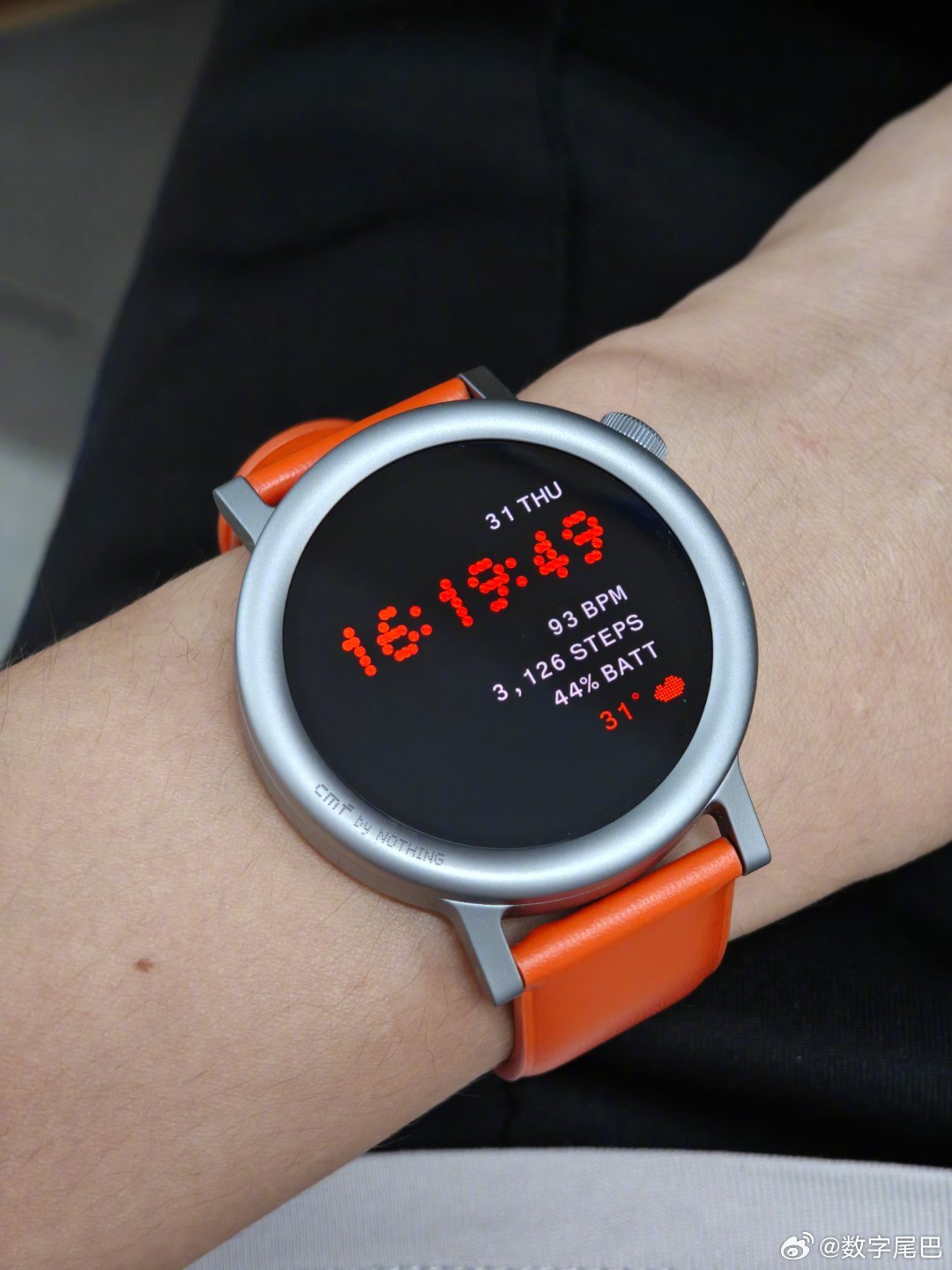 ⌚ cmf Watch Pro 2价格和小米手环差不多，功能丰富程度不如小米手环