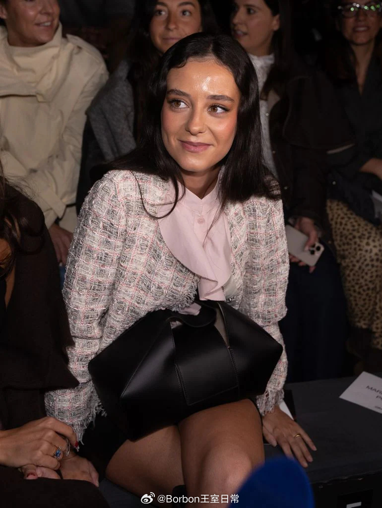 西班牙王室 3月20日，维多利亚马德里看秀~