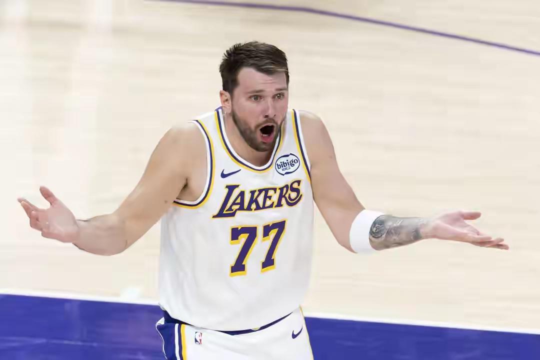 东契奇被踢出MVP争夺！名记一针见血！
MVP榜单从第二跌至第四，让连续12场3