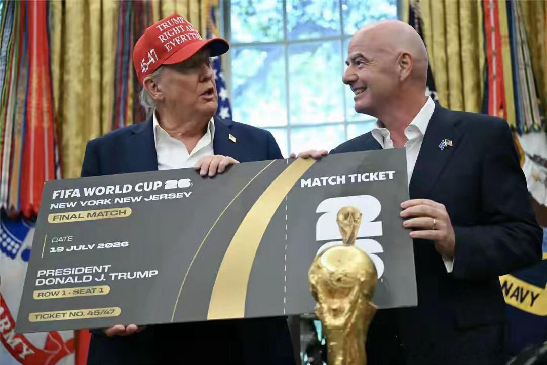 世界杯最大冷门是国际足联世界杯最大冷门不是球队出局，是国际足联亲自下场当主演。巴