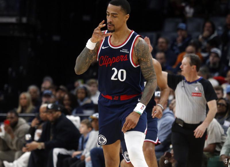 今天，快船球员约翰·科林斯在训练结束后接受了采访。在被问到球队6胜21负的开局是