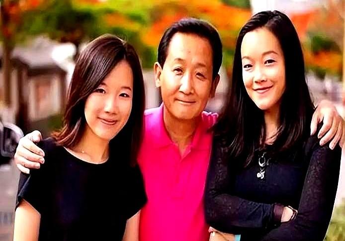 2001年，梁左走得太急，留下来的不是光环，是四百万债。
更刺眼的是，消息一出，