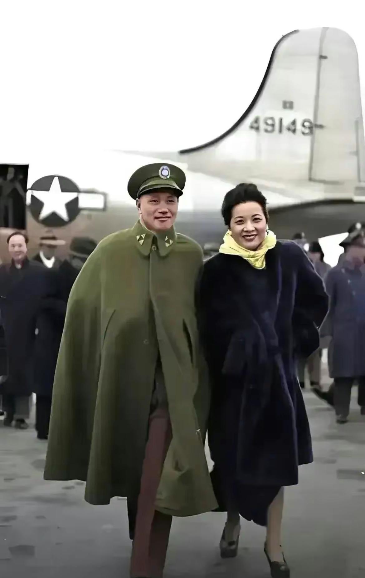 宋美龄死后为何不跟蒋介石合葬，原因很无奈。1975年蒋介石去世后，她就离开了台湾