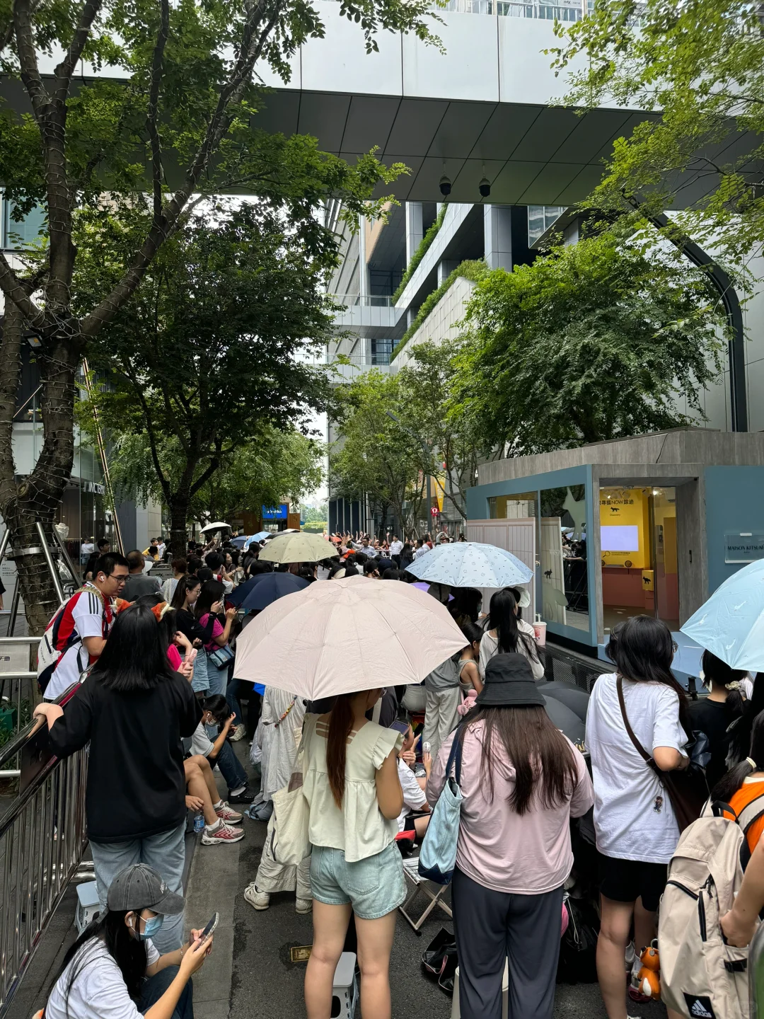 今天万象天地到底是谁要来！！