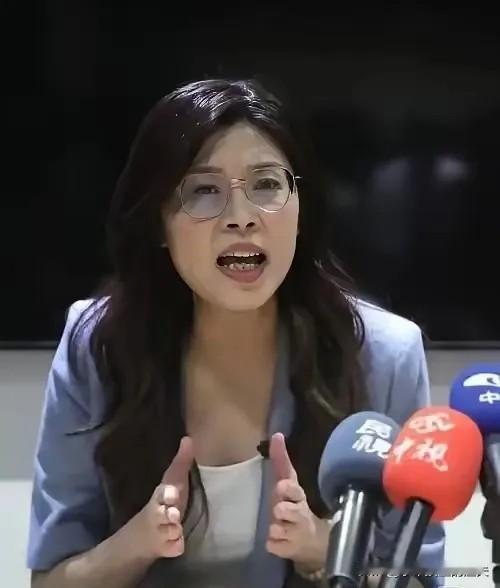 就在刚刚，
​台“国民党”突然发布声明，
​1月9日，针对郑丽文积极访问大陆意愿