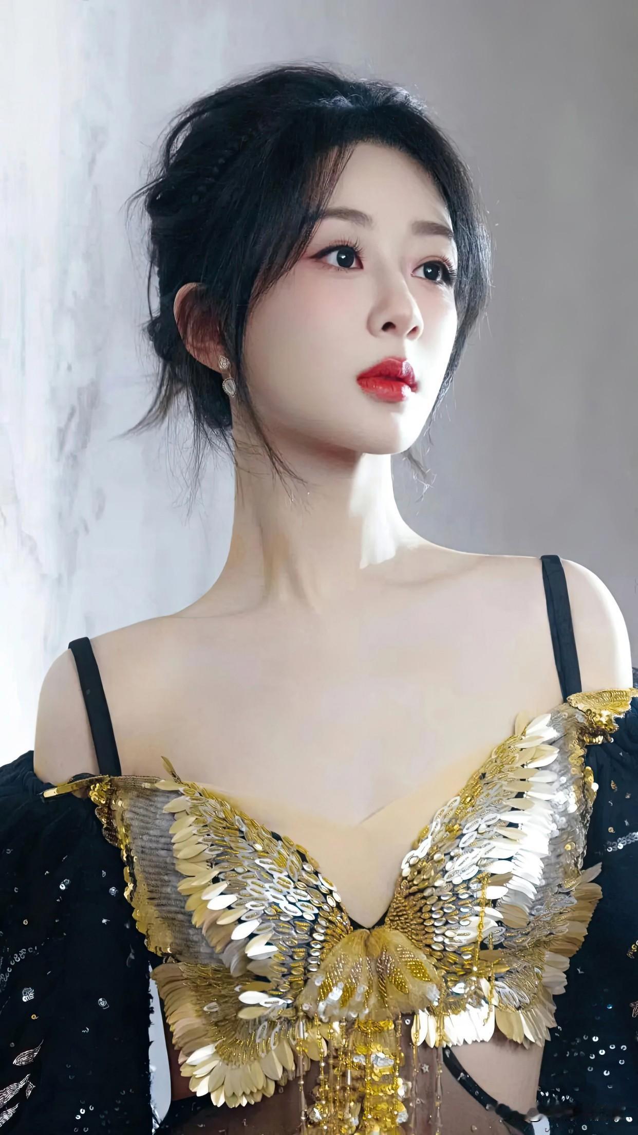 金鹰奖提名出炉！年龄偏大的杨幂，未敌不过年轻气盛的杨紫而榜上无名

昨天，第33