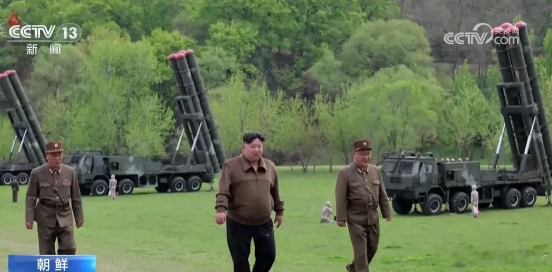 朝鲜狂射火箭，金正恩背后有“大佬”！这场大战越来越近……金正恩又做出了大动作，战