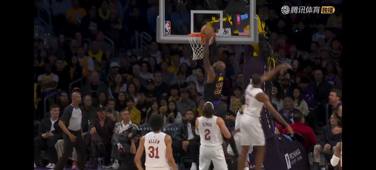 骑士vs湖人 湖人主场不敌骑士，遭遇逆转终结主场连胜。骑士末节发力翻盘，湖人下半