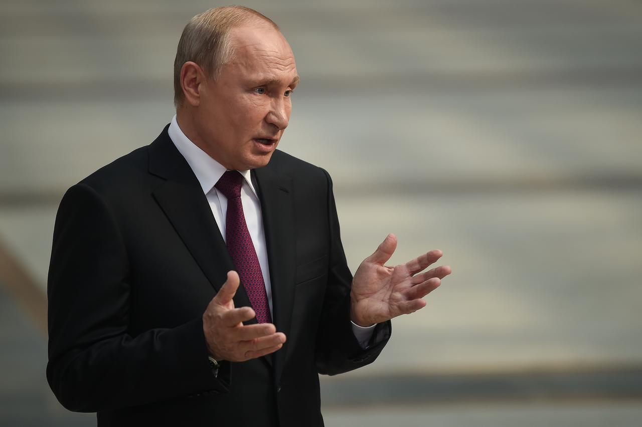 俄罗斯卫星通讯社德黑兰4月27日电 据伊朗外交部消息，伊朗外长阿拉格齐向俄罗斯总