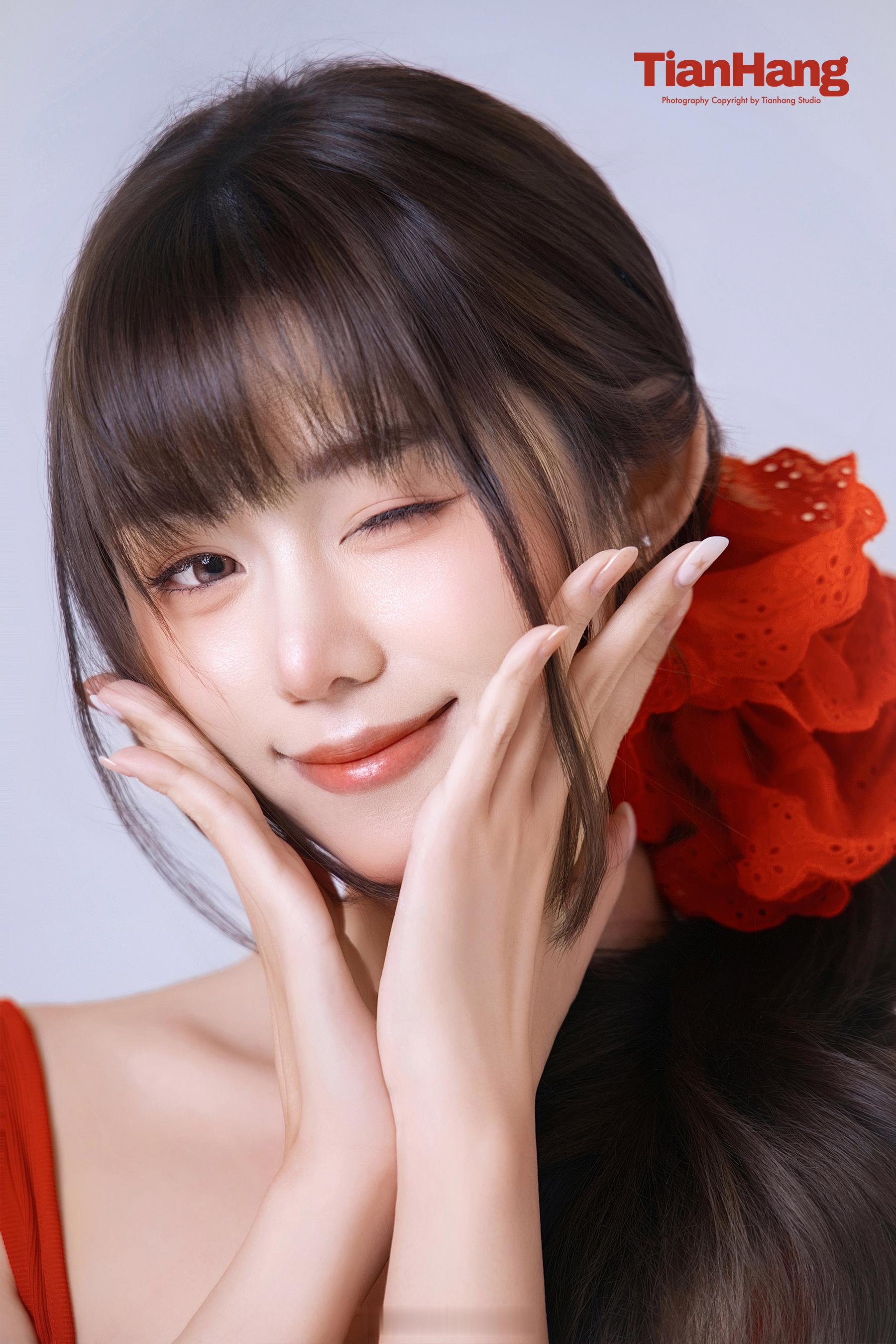 ✨棚拍分享热烈的红 是少女独有的明媚❣️天航工作室韩系棚拍少女心时尚韩杂水果