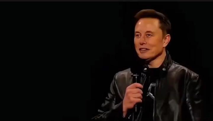 马斯克担忧：AI最快五年超过人类智慧，20%概率人类玩完
        马斯克