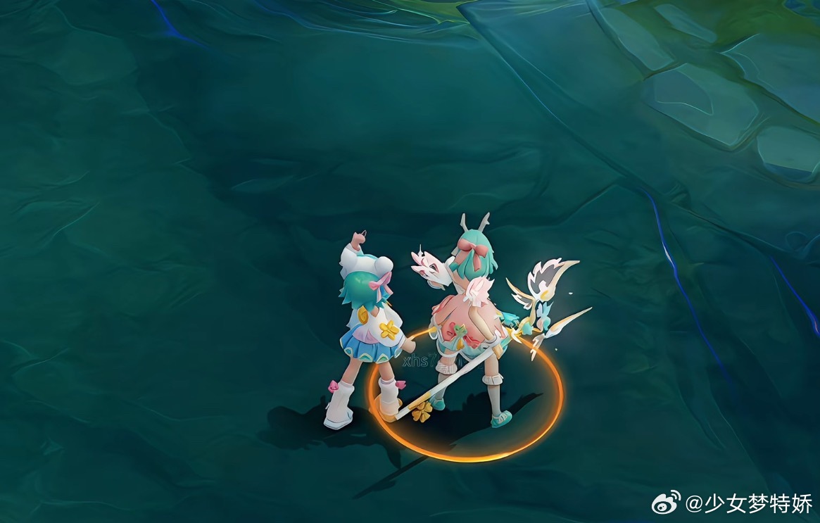 王者荣耀 小乔的联动皮肤和瑶妹的情限皮肤发色一样唉，两个可爱的妹宝