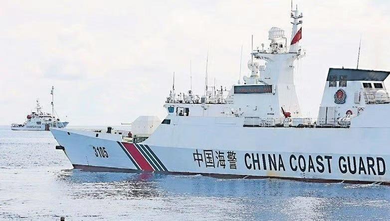 日前，东海对峙中，台湾商船不理台湾“海巡署”阻挠，向我方海警船进行报备！并使用中