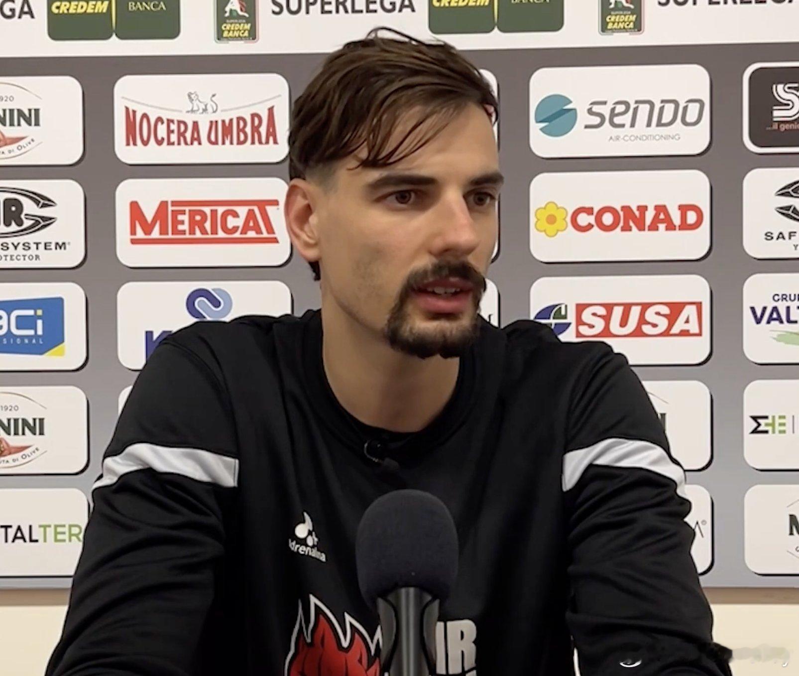 甜菜患流感长达两周。在上周比赛前曾难以系统训练并保持最佳状态，但目前他表示自己已