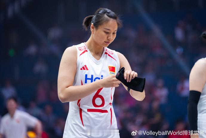 宇队 龚翔宇朱袁张1块2毛9中国女排3比0塞尔维亚女排中国女排vs塞尔维亚女排