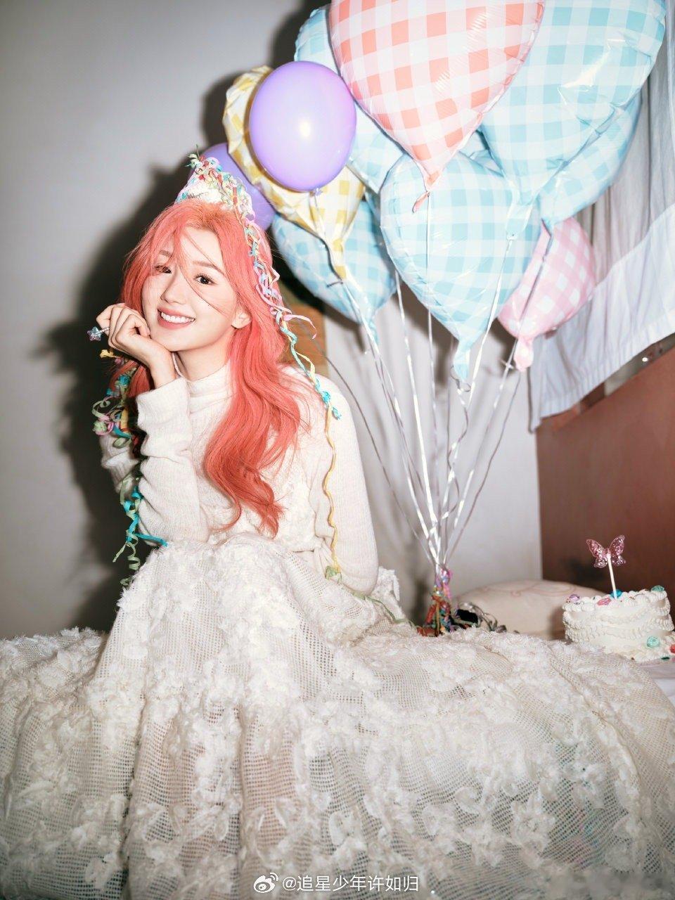 毛晓彤 女团门面级别 毛晓彤新发色也太好看了！写真甜度爆表，女团门面既视感拉满。