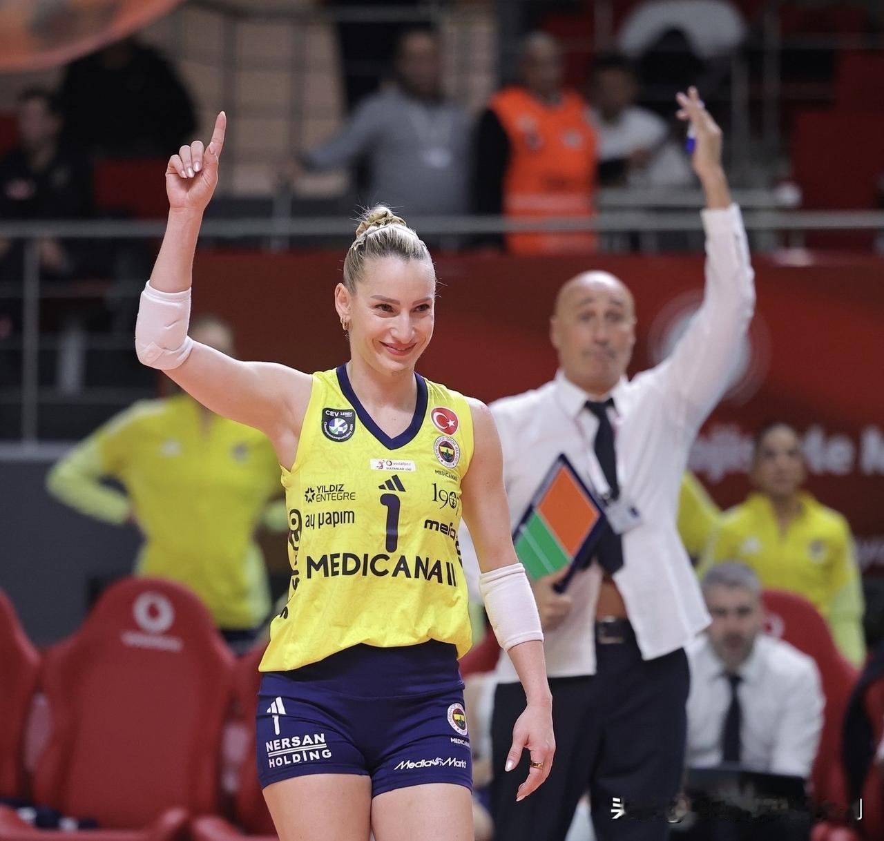 2025-2026赛季土耳其🇹🇷女排联赛常规赛第八轮，费内巴切3-0库泽博鲁