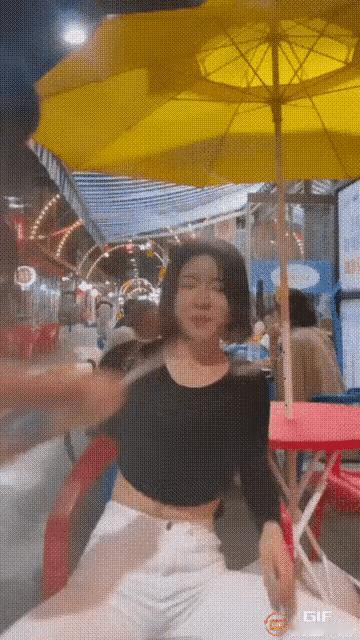 当女人玩疯起来的时候，男人都得靠边站。