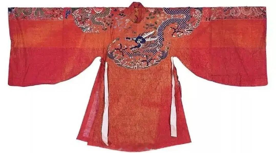 都说了别让谭松韵沾穿飞鱼服的男人飞鱼服是明代赐服之一。服上有四爪飞鱼纹“飞鱼类蟒