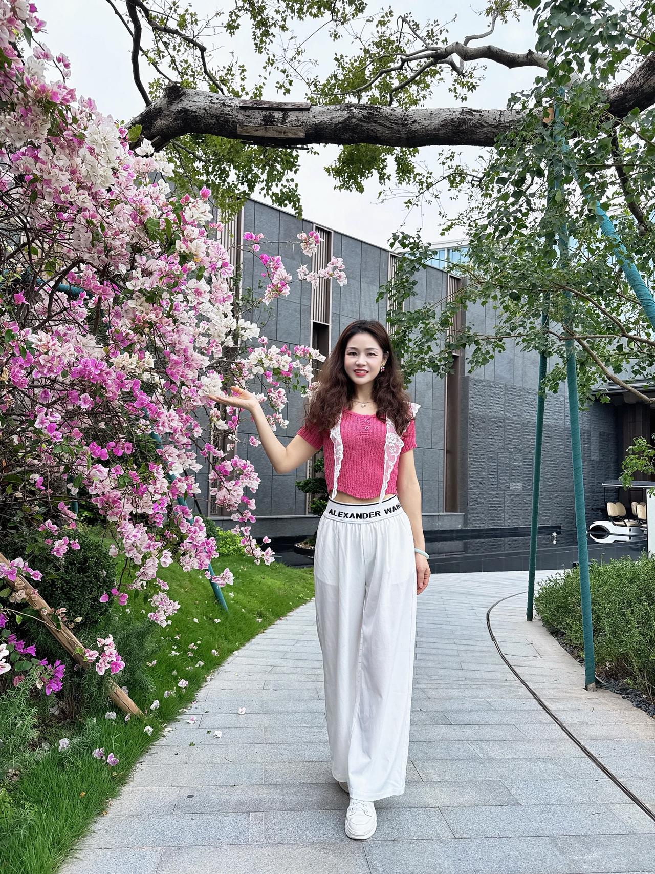 甜甜的风甜甜的春天初夏穿搭 精致优雅