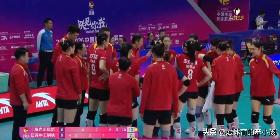 全国女排超级联赛冠军争夺战的比拼，可以说打出了悬念和精彩。如果说第一场比赛是上海